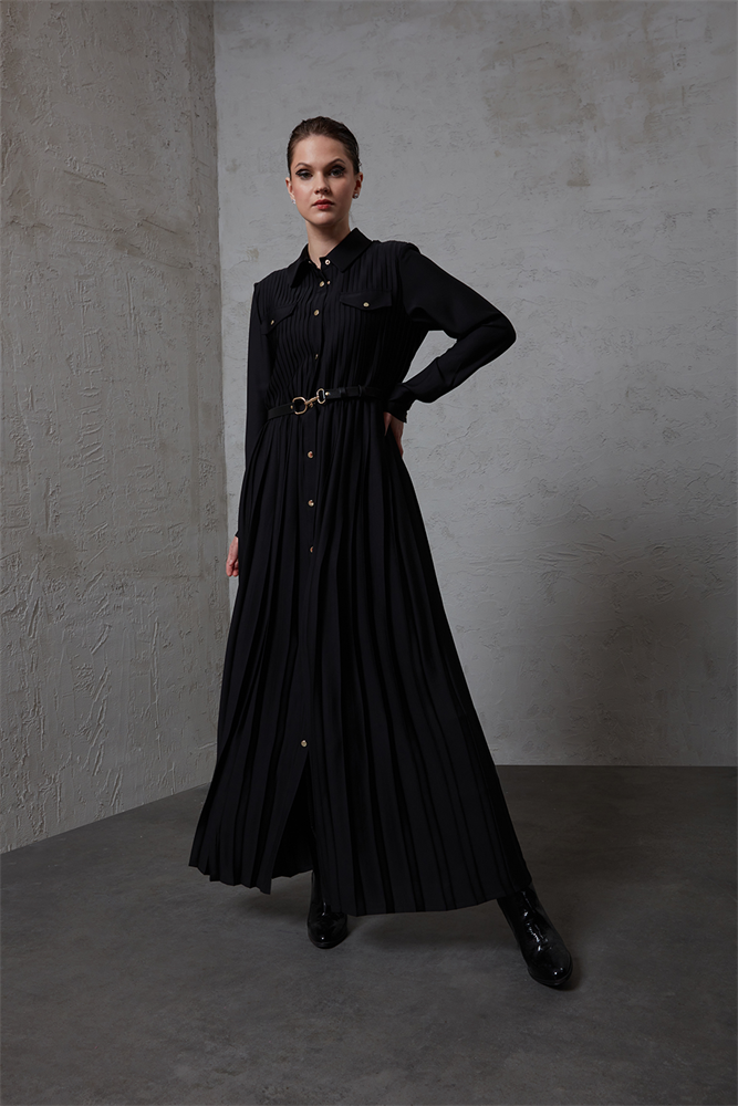 Yaqa Siyah Çıtlı Pilise Elbise